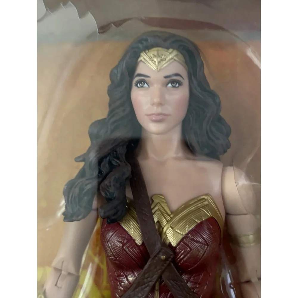 Wonder Woman Gal Gadot 12